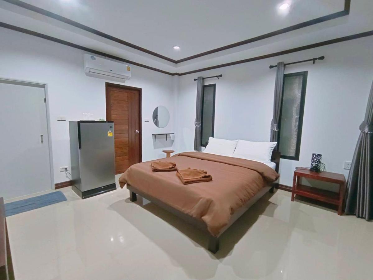 บ้านแม่อุทัยธานี Baanmae Uthaithani エクステリア 写真