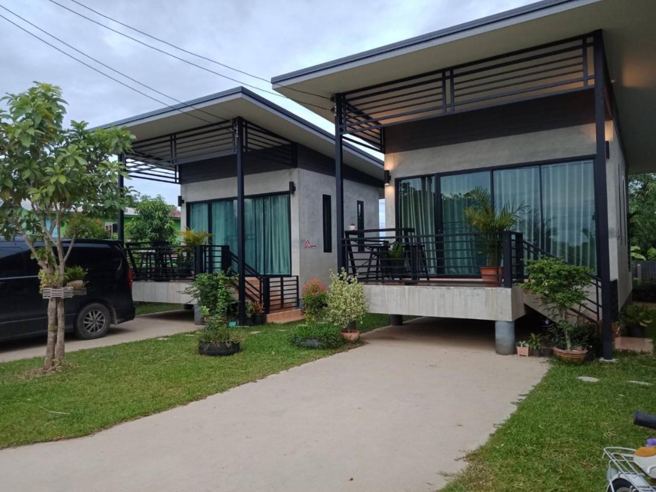 บ้านแม่อุทัยธานี Baanmae Uthaithani エクステリア 写真
